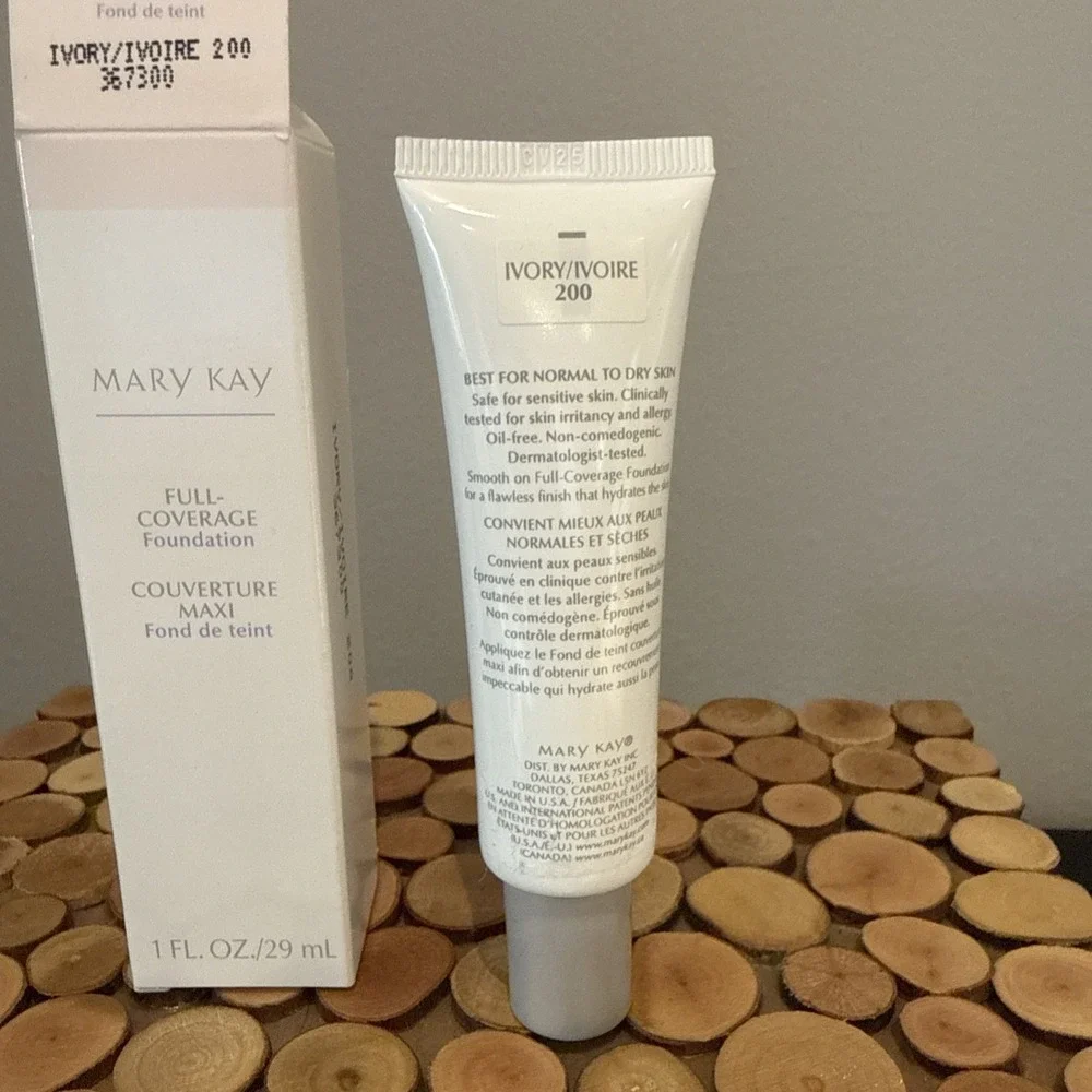 Mary Kay Full Coverage Foundation IVORY 200 - Gray Cap # 367300‎ Normal To Dry